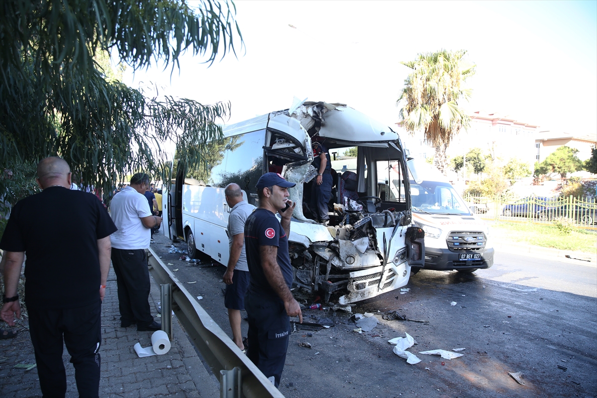 A A 20250923 39199561 39199556 A L A N Y A D A 2 M I D I B U S U N C A R P I S T I G I K A Z A D A 15 K I S I Y A R A L A N D I