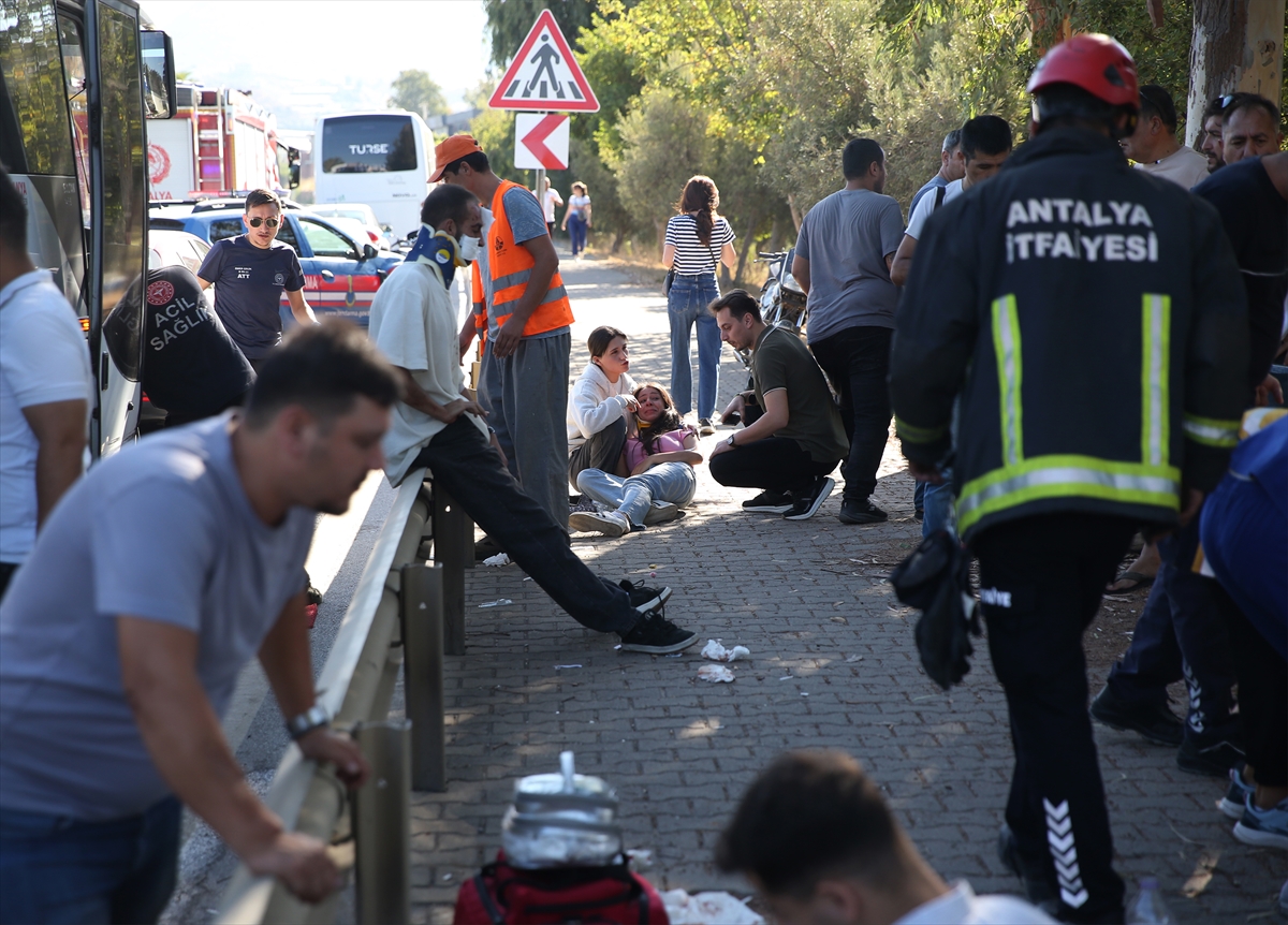 A A 20250923 39199561 39199559 A L A N Y A D A 2 M I D I B U S U N C A R P I S T I G I K A Z A D A 15 K I S I Y A R A L A N D I