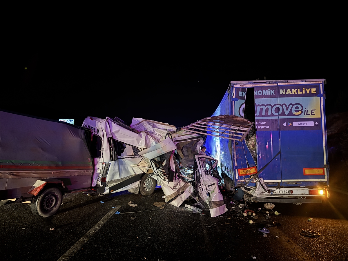 A A 20250927 39246506 39246502 M E R S I N D E T A R I M I S C I L E R I N I T A S I Y A N M I N I B U S U N T I R A C A R P T I G I K A Z A D A 3 K I S I O L D U 16 K I S I Y A R A L A N D I