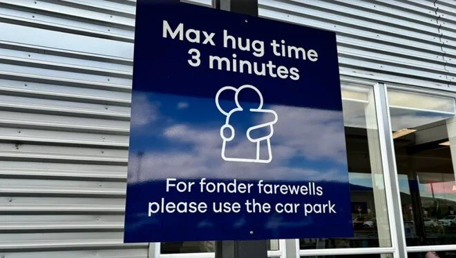 Havaalanında 3 Dakikadan Fazla Vedalaşmak Yasak