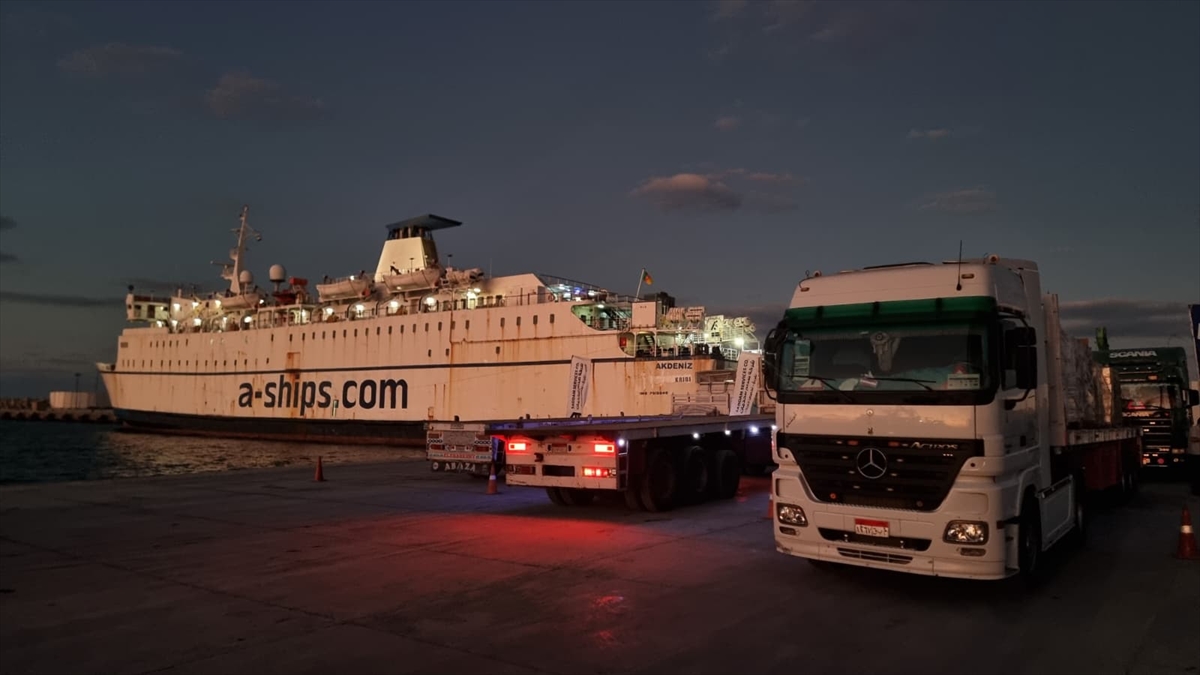 A A 20251018 39452478 39452469 T U R K I Y E N I N 25 I N S A N I Y A R D I M T I R I G A Z Z E I C I N R E F A H S I N I R K A P I S I N A H A R E K E T E T T I