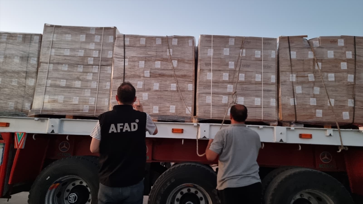 A A 20251018 39452478 39452470 T U R K I Y E N I N 25 I N S A N I Y A R D I M T I R I G A Z Z E I C I N R E F A H S I N I R K A P I S I N A H A R E K E T E T T I