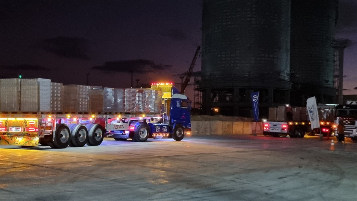 A A 20251018 39452478 39452475 T U R K I Y E N I N 25 I N S A N I Y A R D I M T I R I G A Z Z E I C I N R E F A H S I N I R K A P I S I N A H A R E K E T E T T I