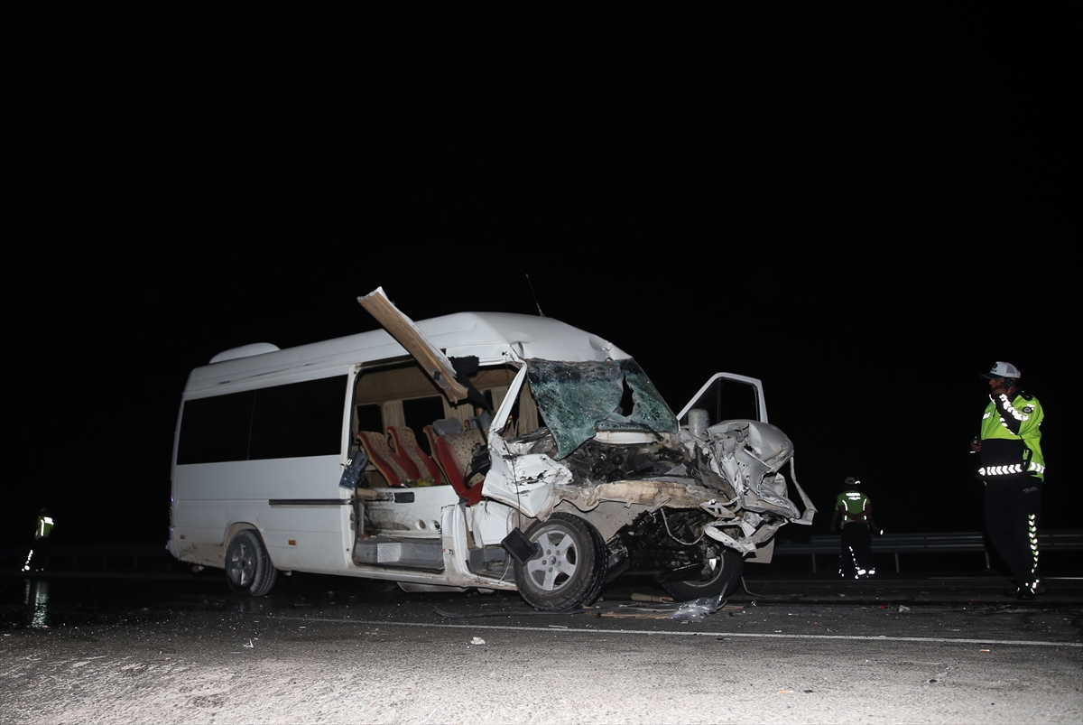 A A 20251019 39462078 39462075 H A T A Y D A M I N I B U S I L E T R A K T O R U N C A R P I S M A S I S O N U C U 14 K I S I Y A R A L A N D I