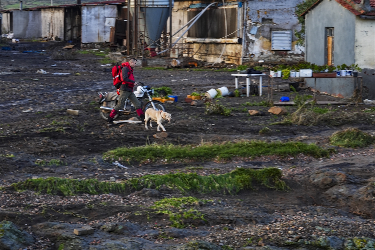 A A 20251024 39503956 39503950 I Z M I R I N F O C A I L C E S I N D E S E L E K A P I L A N K I S I Y I A R A M A C A L I S M A L A R I D E V A M E D I Y O R