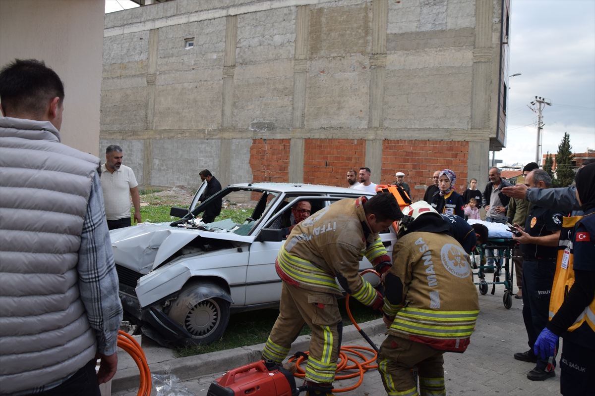 A A 20251028 39549502 39549497 M A N I S A D A E V I N D U V A R I N A C A R P A N O T O M O B I L D E 2 K I S I Y A R A L A N D I