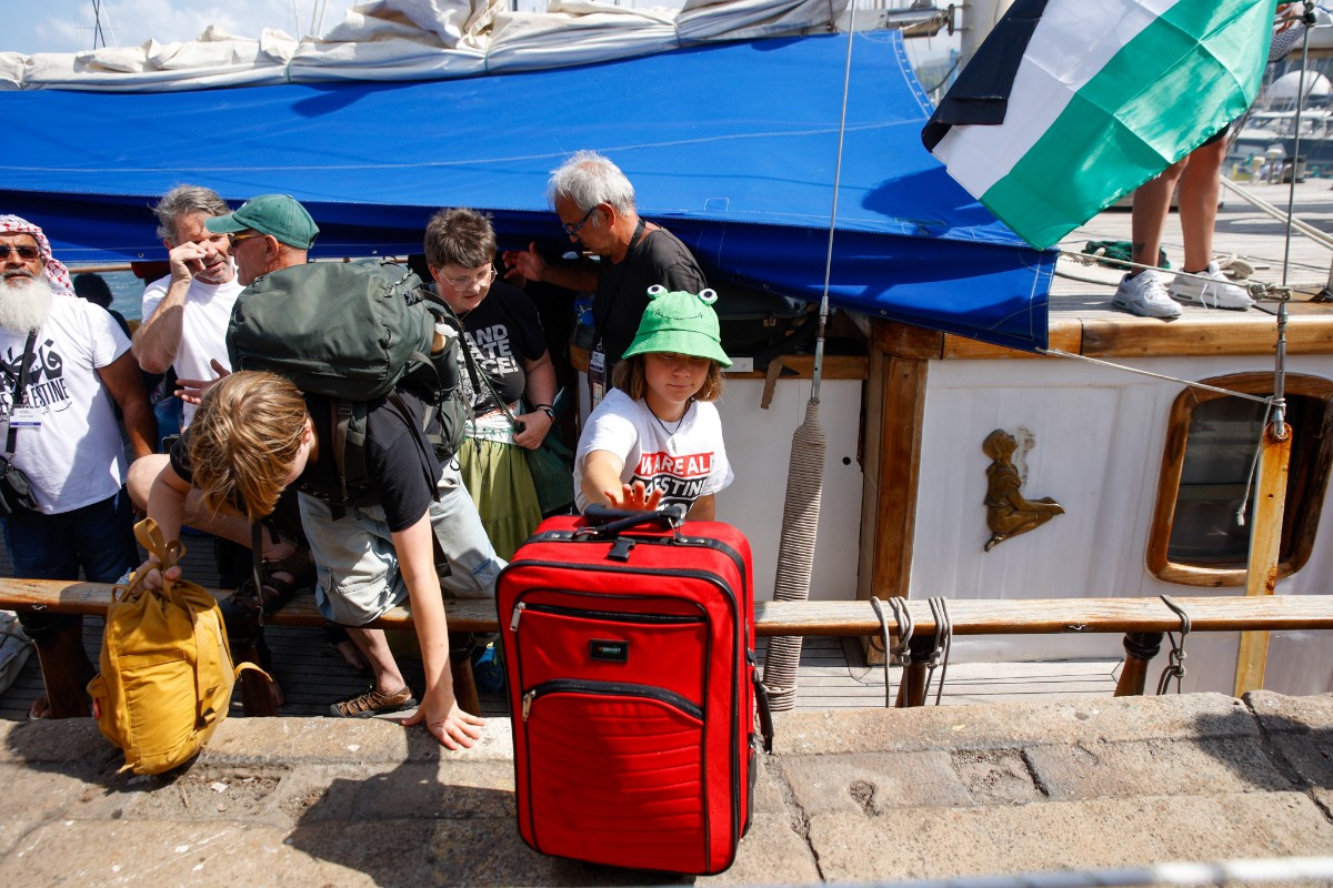 Europa Press 6925784 Activista Greta Thunberg Despedida Global Sunat Flotilla Puerto Barcelona 1
