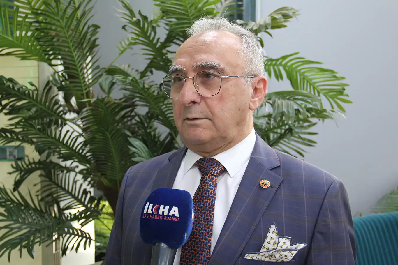 38B606Dd A5E7 443E 8F28 9A79C7270C8F