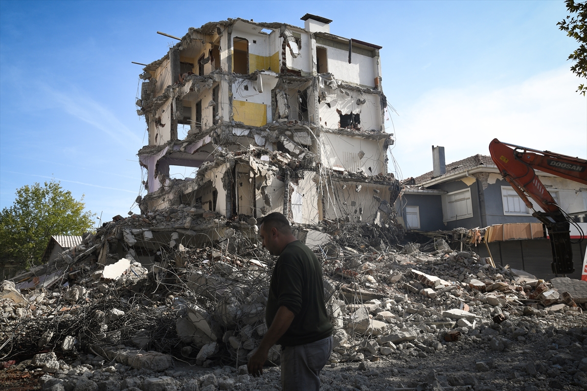 A A 20251101 39588074 39588062 D E P R E M I N Y A S A N D I G I S I N D I R G I D A V A T A N D A S L A R G U N L U K Y A S A M A D O N M E Y E C A L I S I Y O R