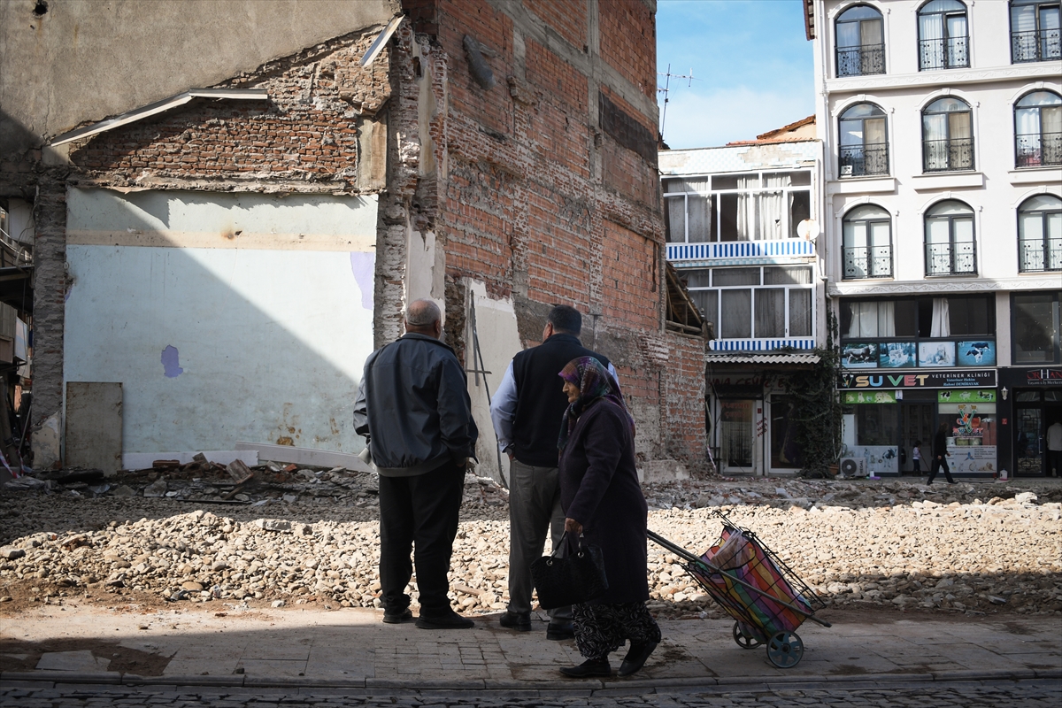 A A 20251101 39588074 39588065 D E P R E M I N Y A S A N D I G I S I N D I R G I D A V A T A N D A S L A R G U N L U K Y A S A M A D O N M E Y E C A L I S I Y O R