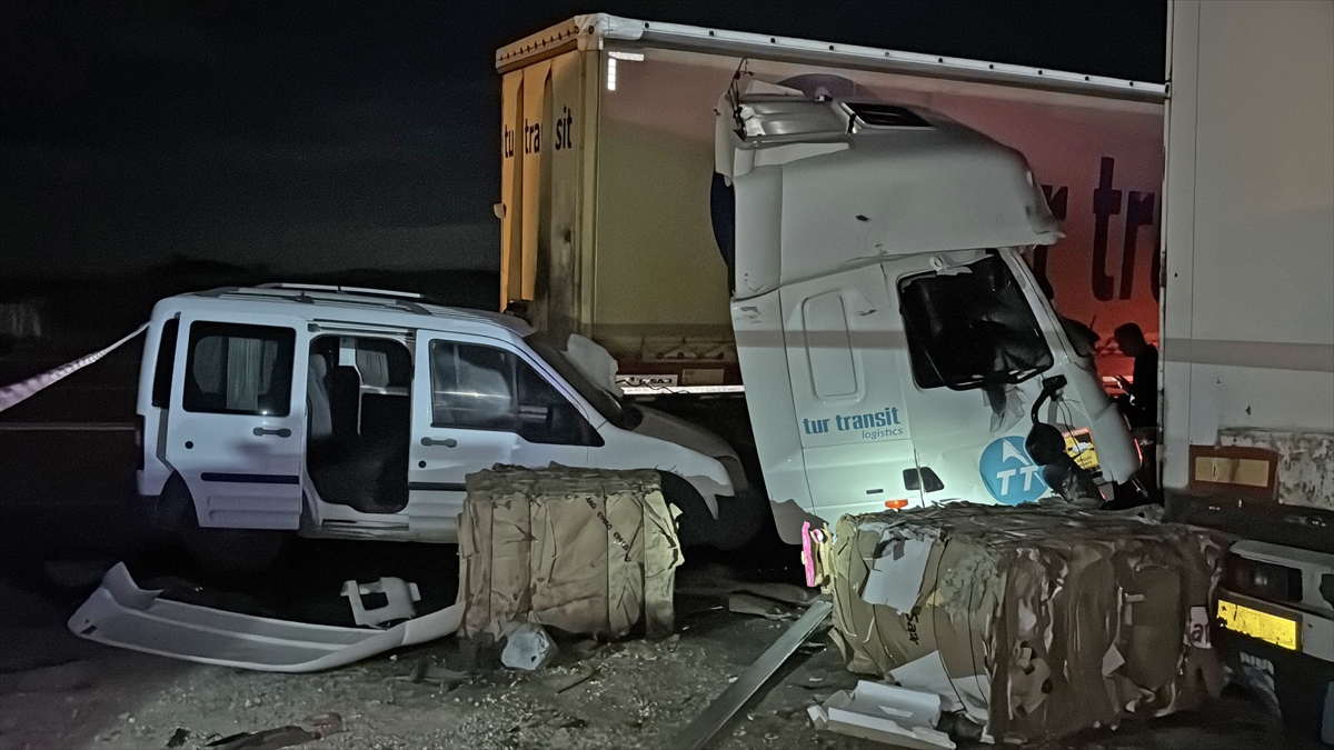 A A 20251102 39596911 39596909 E D I R N E D E Z I N C I R L E M E T R A F I K K A Z A S I N D A 1 K I S I O L D U 1 K I S I Y A R A L A N D I