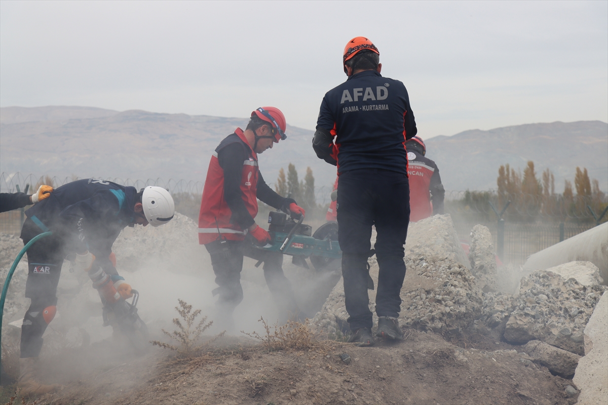 A A 20251105 39619583 39619579 E R Z I N C A N D A 64 B U Y U K L U G U N D E D E P R E M T A T B I K A T I Y A P I L D I