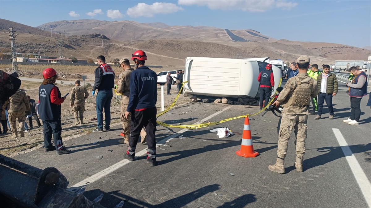 A A 20251106 39637091 39637090 A G R I D A O T O M O B I L L E C A R P I S A N M I N I B U S U N S U R U C U S U O L D U 2 K I S I A G I R Y A R A L A N D I