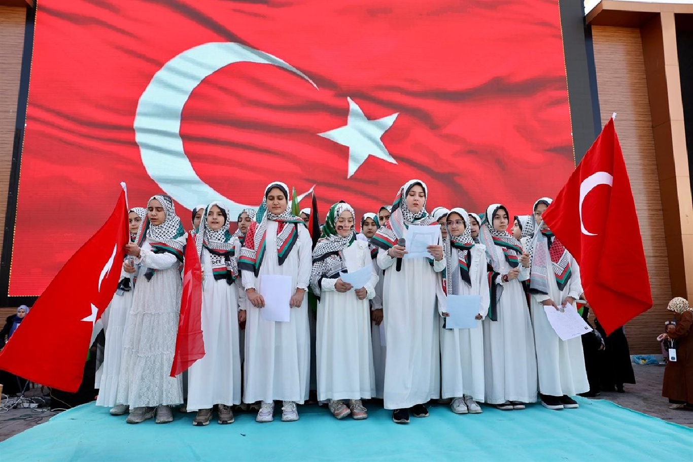 Erzincan’da Gazze için Hayır Çarşısı açıldı!