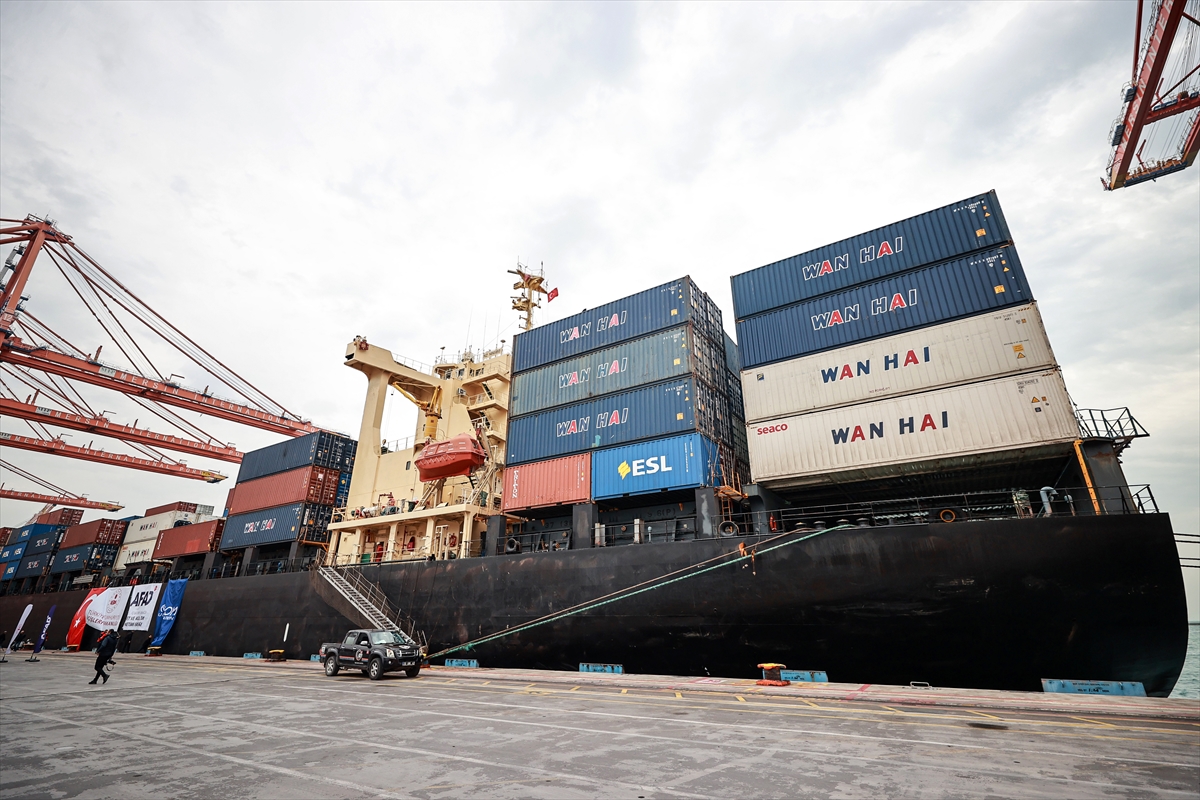 AFAD'ın hazırladığı 10 bin çadır, Sudan yolunda