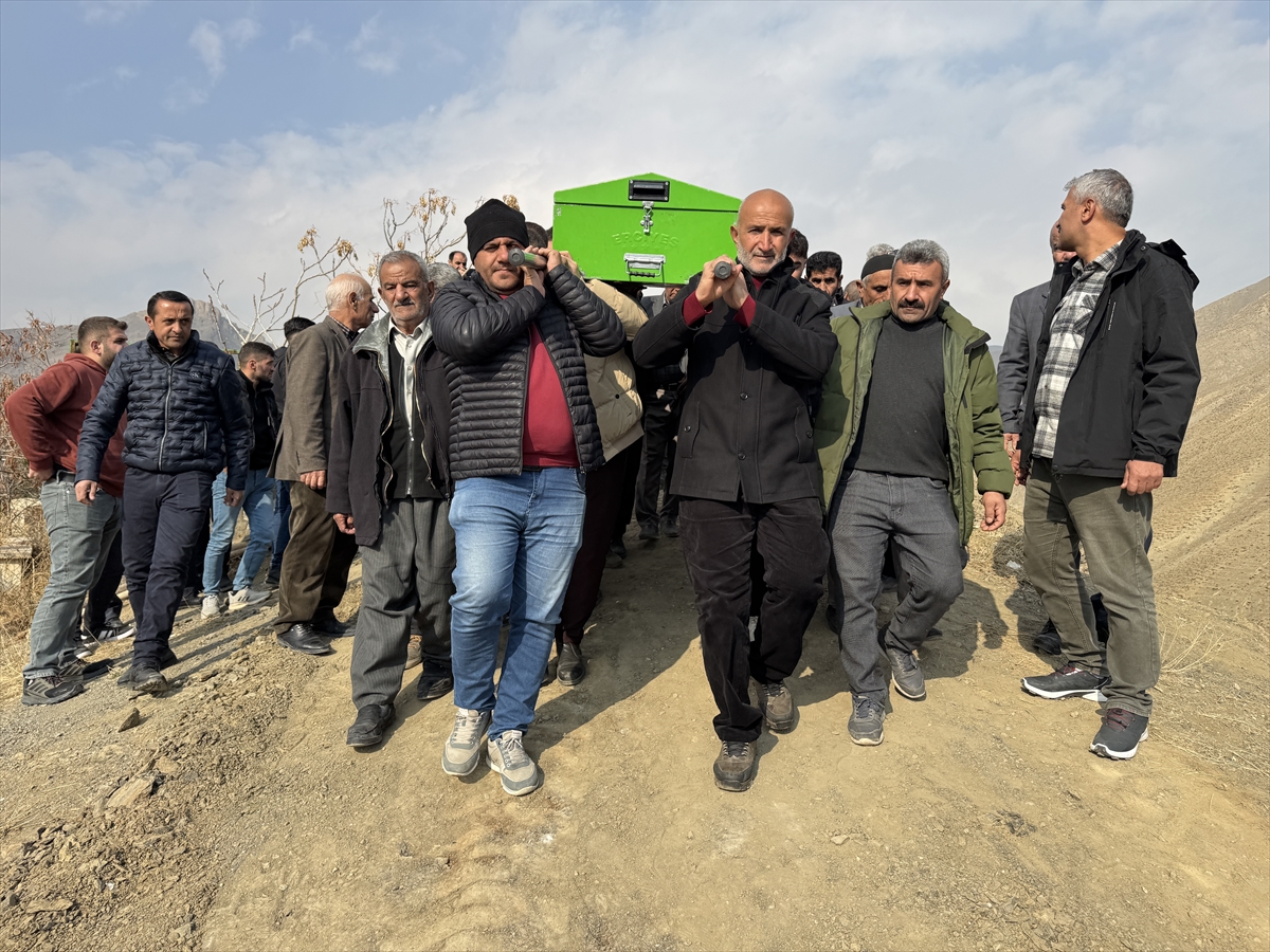 A A 20251201 39859271 39859268 V A N D A B A R A J A D U S E N O T O M O B I L D E H A Y A T I N I K A Y B E D E N 3 K I S I N I N C E N A Z E S I D E F N E D I L D I