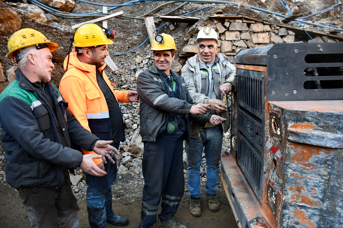 A A 20251204 39891747 39891745 A D A N A L I M A D E N C I 51 Y I L D I R M E S L E G I N I S U R D U R U Y O R