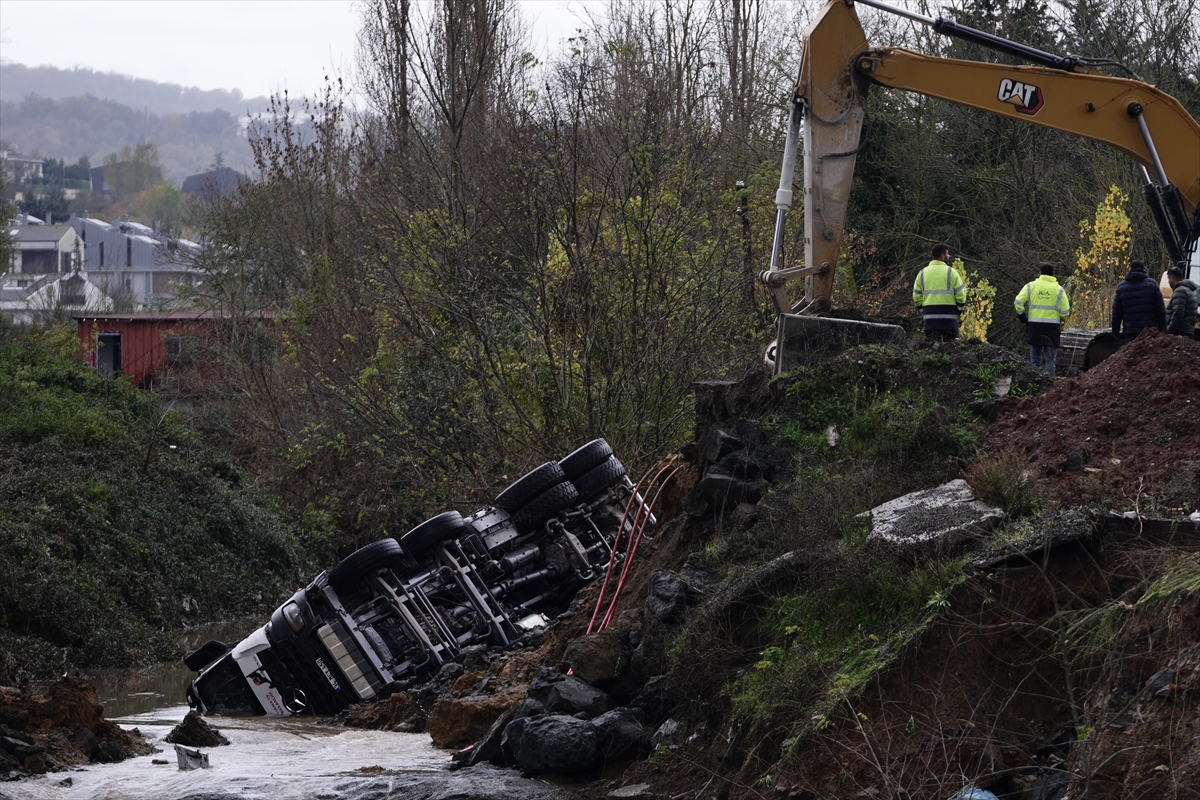 A A 20251207 39913858 39913855 S A R I Y E R D E Y O L U N C O K M E S I S O N U C U P I K A P I L E K A M Y O N E T D E R E Y E D U S T U