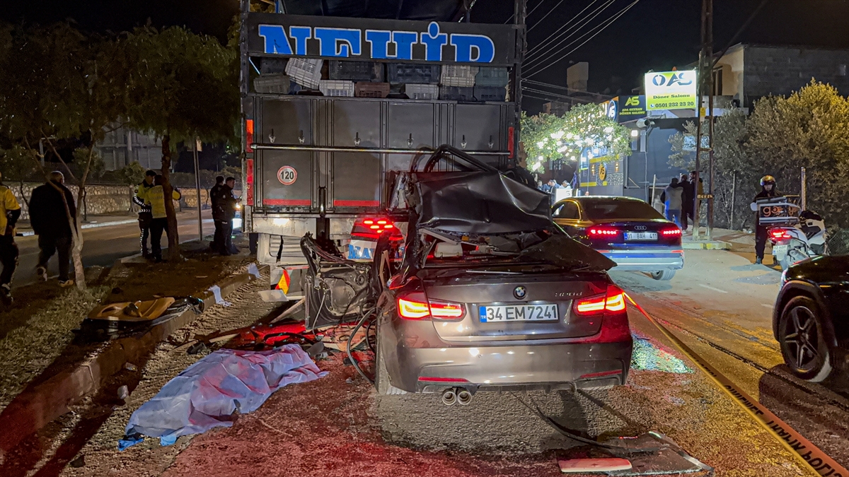 A A 20251213 39975027 39975022 A D A N A D A K A M Y O N A C A R P A N O T O M O B I L D E K I 1 K I S I O L D U 2 K I S I Y A R A L A N D I