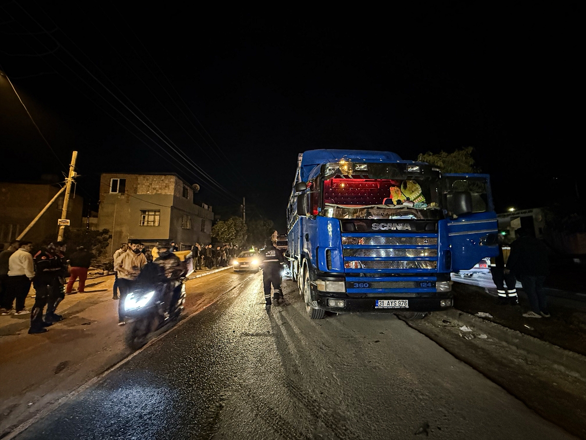 A A 20251213 39975027 39975023 A D A N A D A K A M Y O N A C A R P A N O T O M O B I L D E K I 1 K I S I O L D U 2 K I S I Y A R A L A N D I