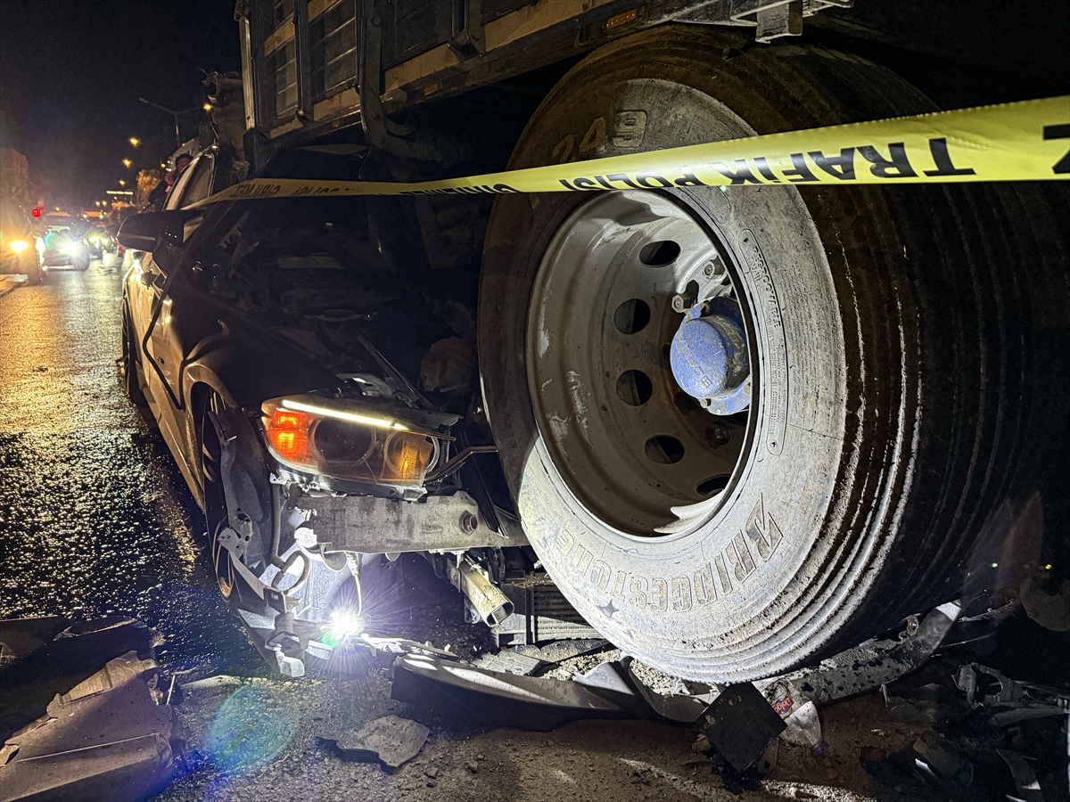 A A 20251213 39975027 39975024 A D A N A D A K A M Y O N A C A R P A N O T O M O B I L D E K I 1 K I S I O L D U 2 K I S I Y A R A L A N D I