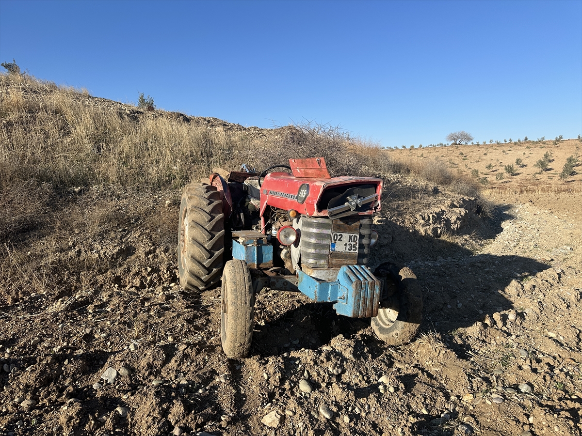 A A 20251217 40006879 40006878 A D I Y A M A N D A D E V R I L E N T R A K T O R U N S U R U C U S U O L D U