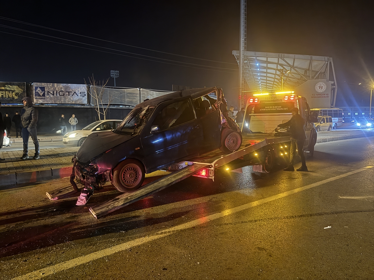 A A 20251222 40049413 40049409 N I G D E D E I S C I S E R V I S I I L E O T O M O B I L I N C A R P I S T I G I K A Z A D A 11 K I S I Y A R A L A N D I