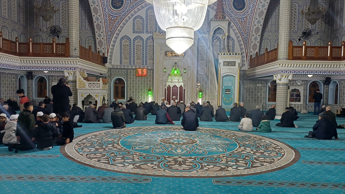 A A 20251225 40077497 40077492 B A T M A N D A R E G A I P K A N D I L I D U A L A R L A I D R A K E D I L D I