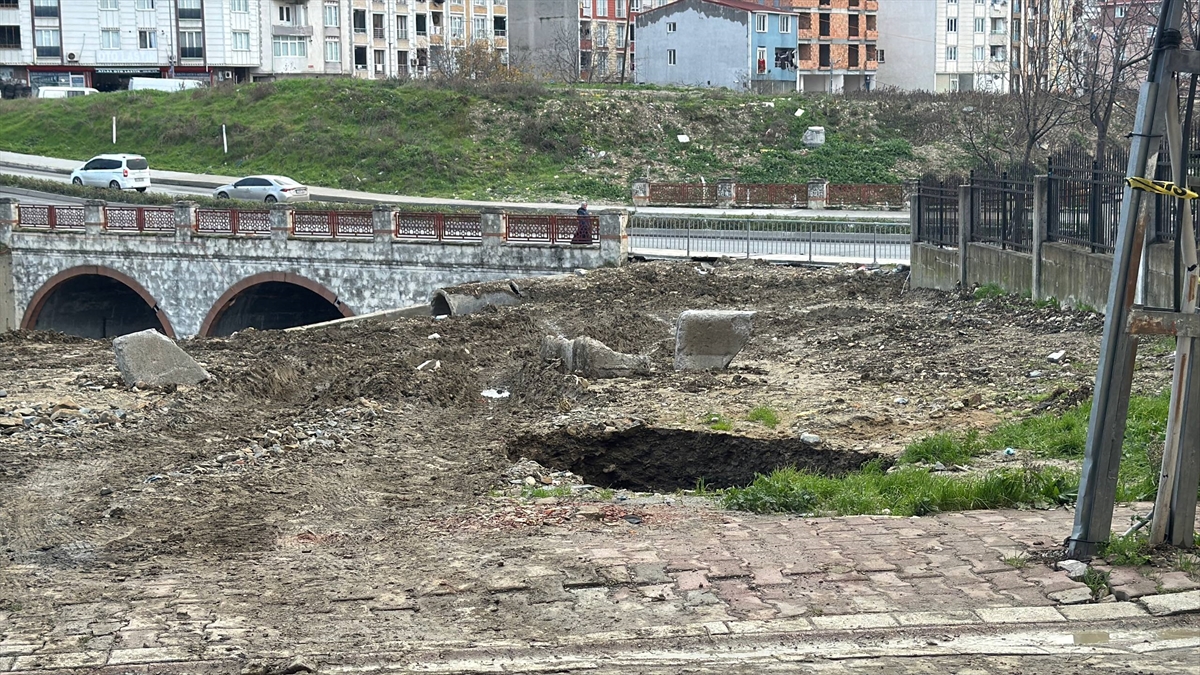 A A 20251226 40082218 40082216 E S E N Y U R T T A P A R K H A L I N D E K I O T O M O B I L I N C U K U R A D U S M E S I C E P T E L E F O N U K A M E R A S I N D A-1