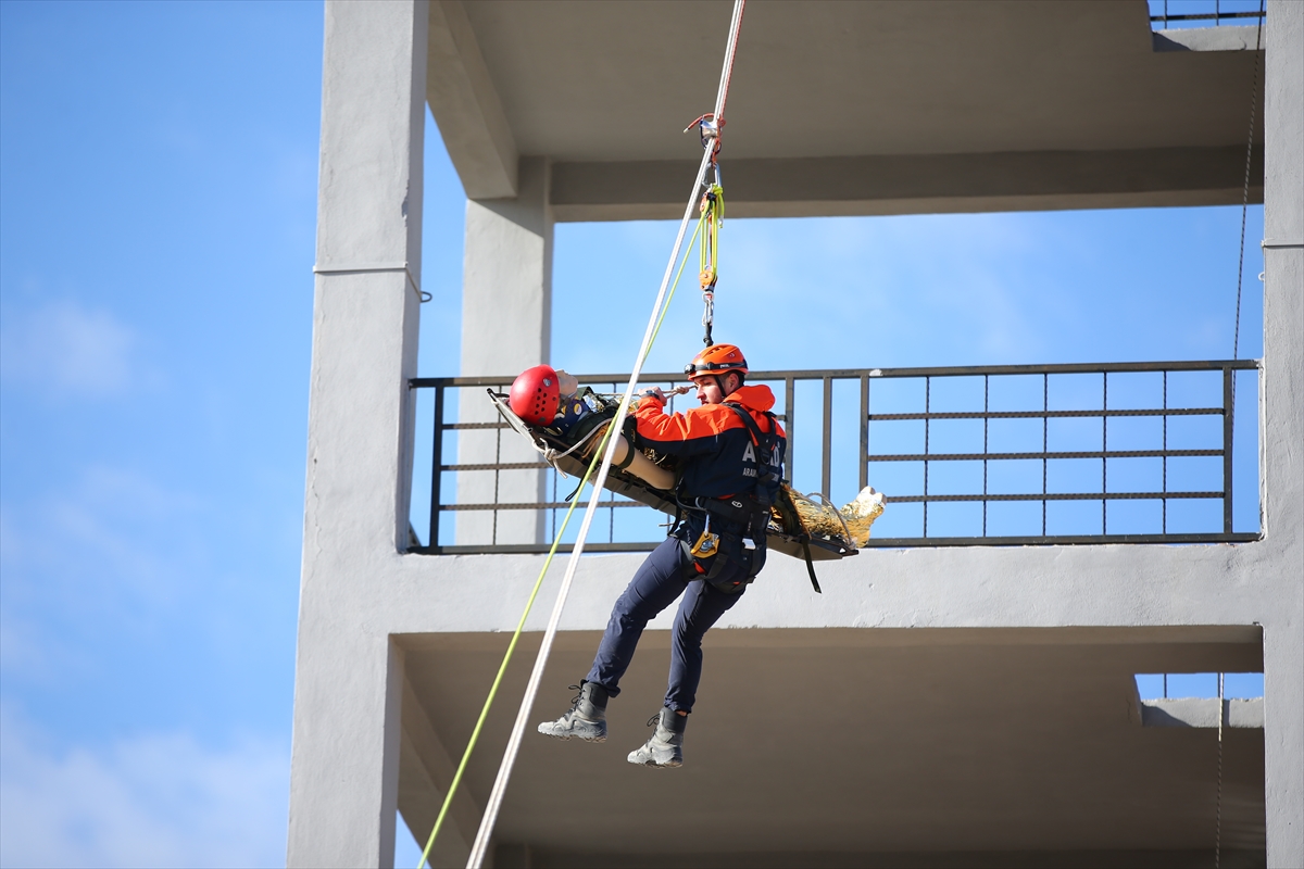 A A 20251230 40113660 40113654 A D A N A D A 65 B U Y U K L U G U N D E D E P R E M T A T B I K A T I Y A P I L D I