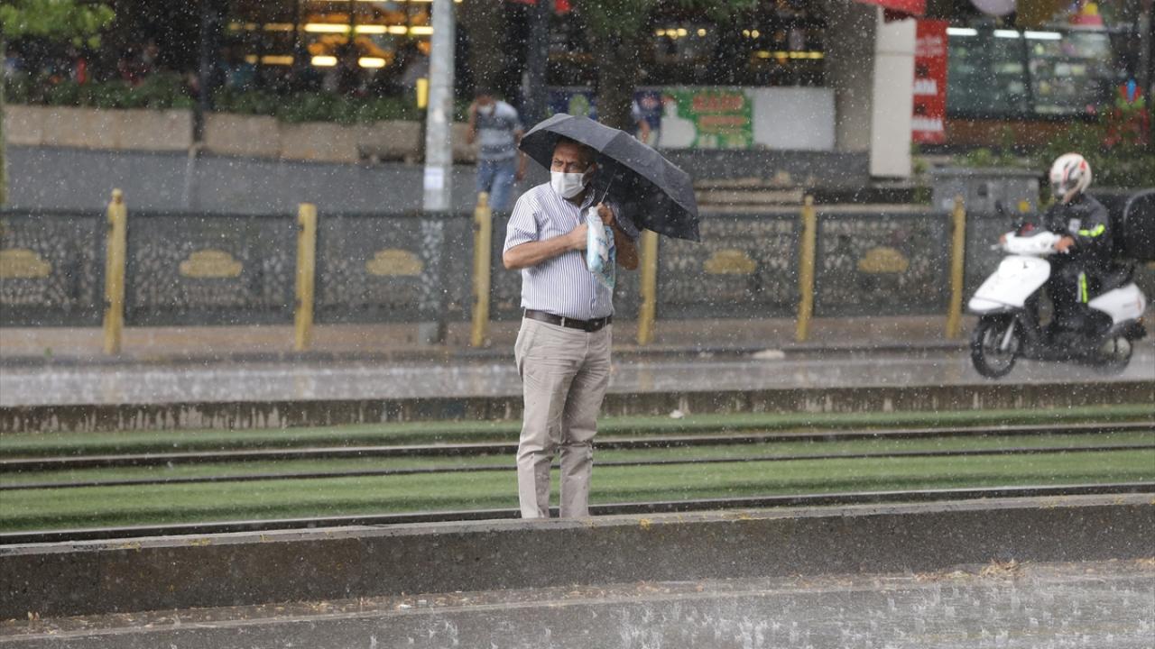 Türkiye yağmura doyacak Meteoroloji 49 ili uyardı.