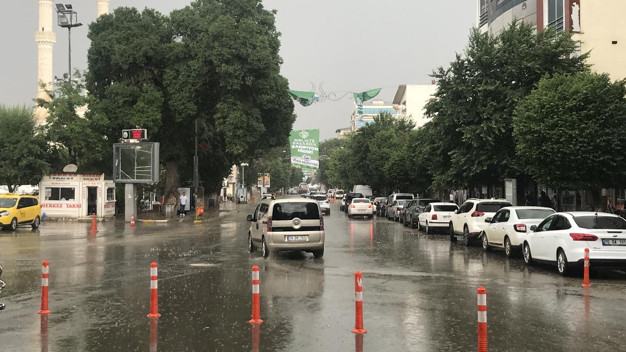 Türkiye yağmura doyacak Meteoroloji 49 ili uyardı.