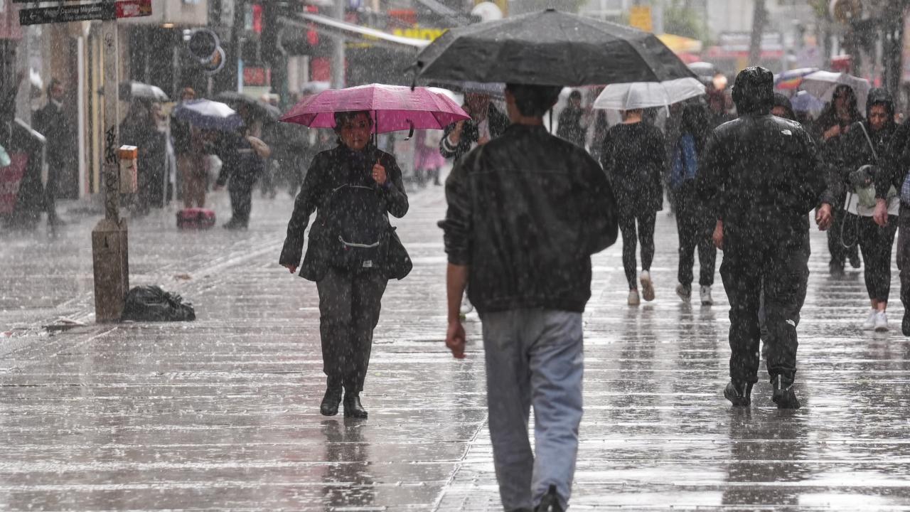 Türkiye yağmura doyacak Meteoroloji 49 ili uyardı.