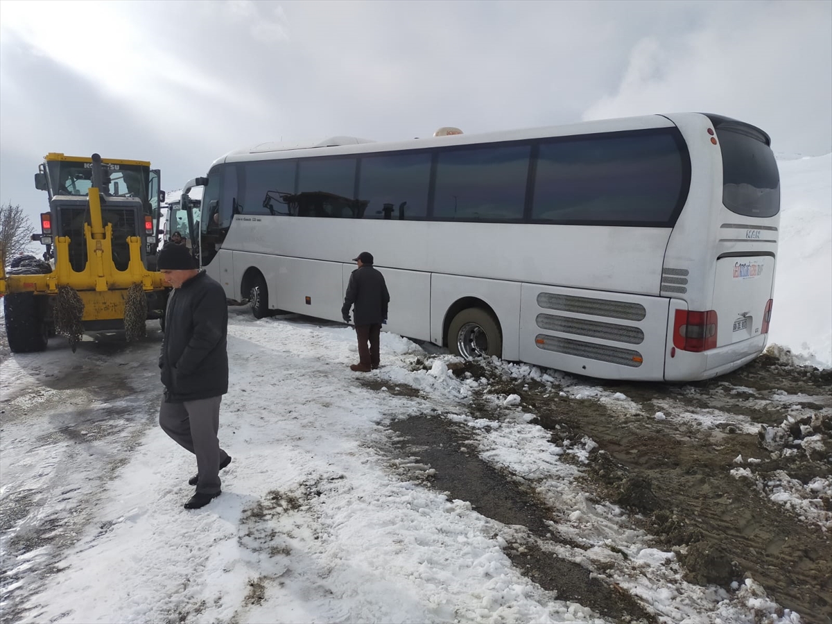 A A 20260111 40224708 40224705 T O K A T T A K A R N E D E N I Y L E Y O L D A K A L A N T U R O T O B U S U Y L E A R A C L A R I E K I P L E R K U R T A R D I