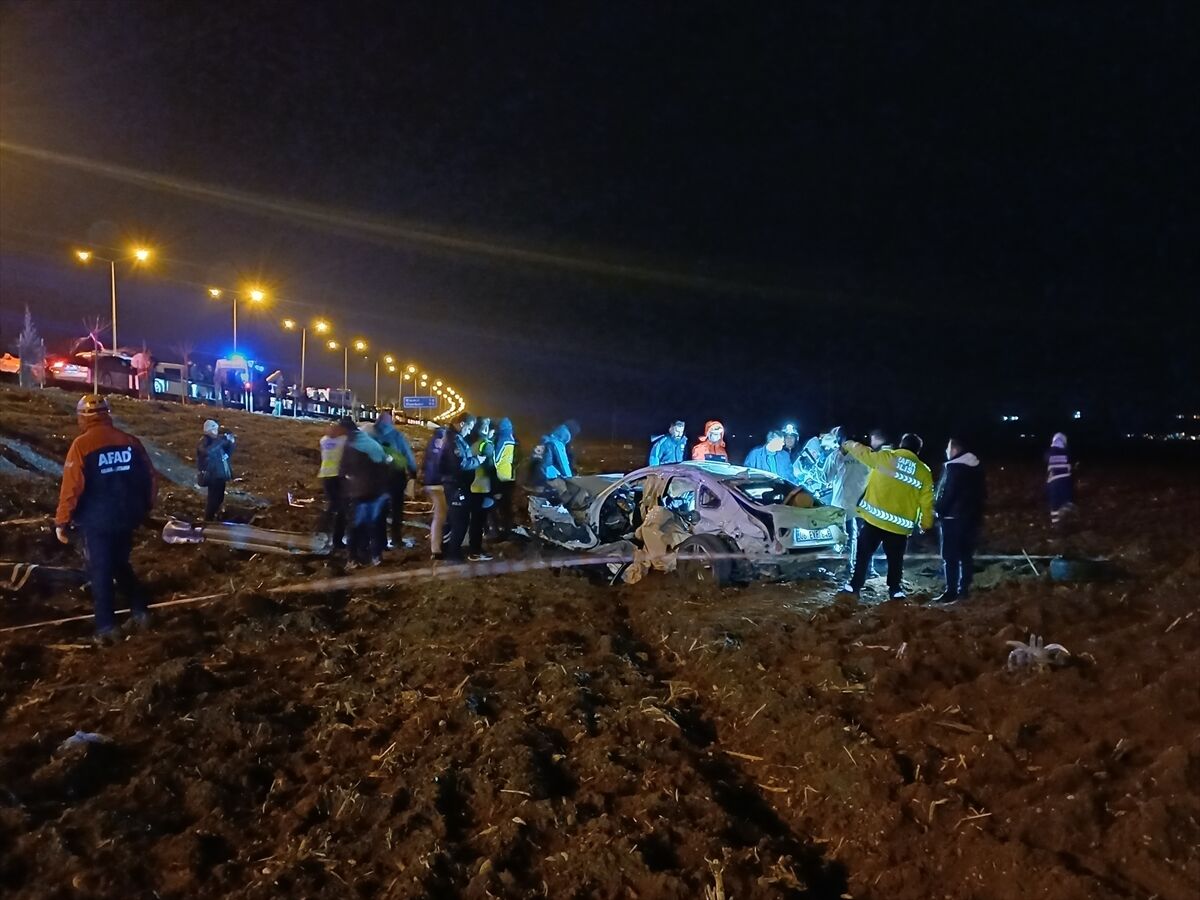 A A 20260112 40235734 40235729 B A T M A N D A I K I O T O M O B I L I N C A R P I S T I G I K A Z A D A 3 K I S I O L D U 3 K I S I Y A R A L A N D I