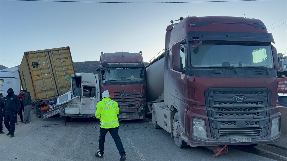 A A 20260119 40296977 40296973 H A T A Y D A 11 A R A C I N K A R I S T I G I Z I N C I R L E M E T R A F I K K A Z A S I N D A 11 K I S I Y A R A L A N D I