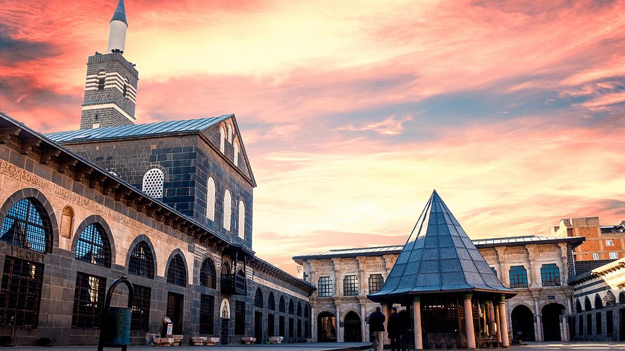 Ezan Okunurken Namaz Kılınır Mı11