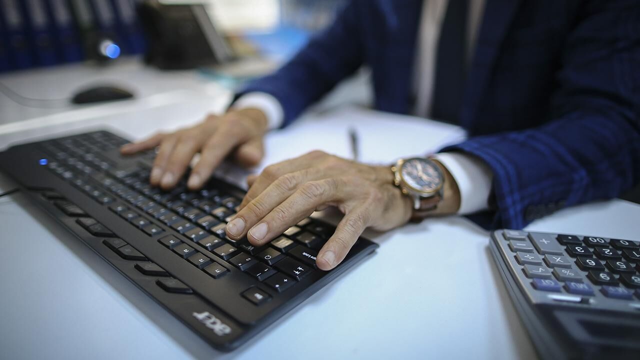 Mesai Saatinden Sonra Da Geçerli! Memurların Mesai Dışı Davranışlarına Verilecek Cezalar Netleşti