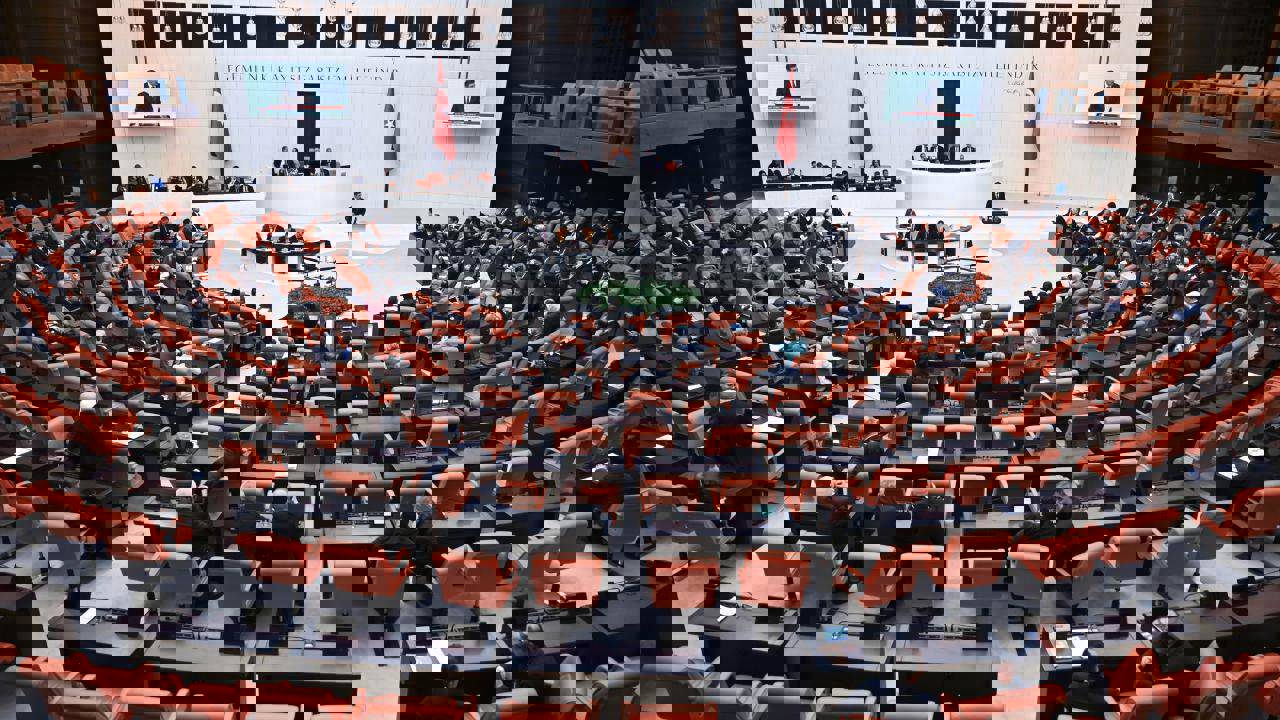 Meclise sunuldu: Emekliye 20 bin, memura 35 bin TL ek ödeme teklifi