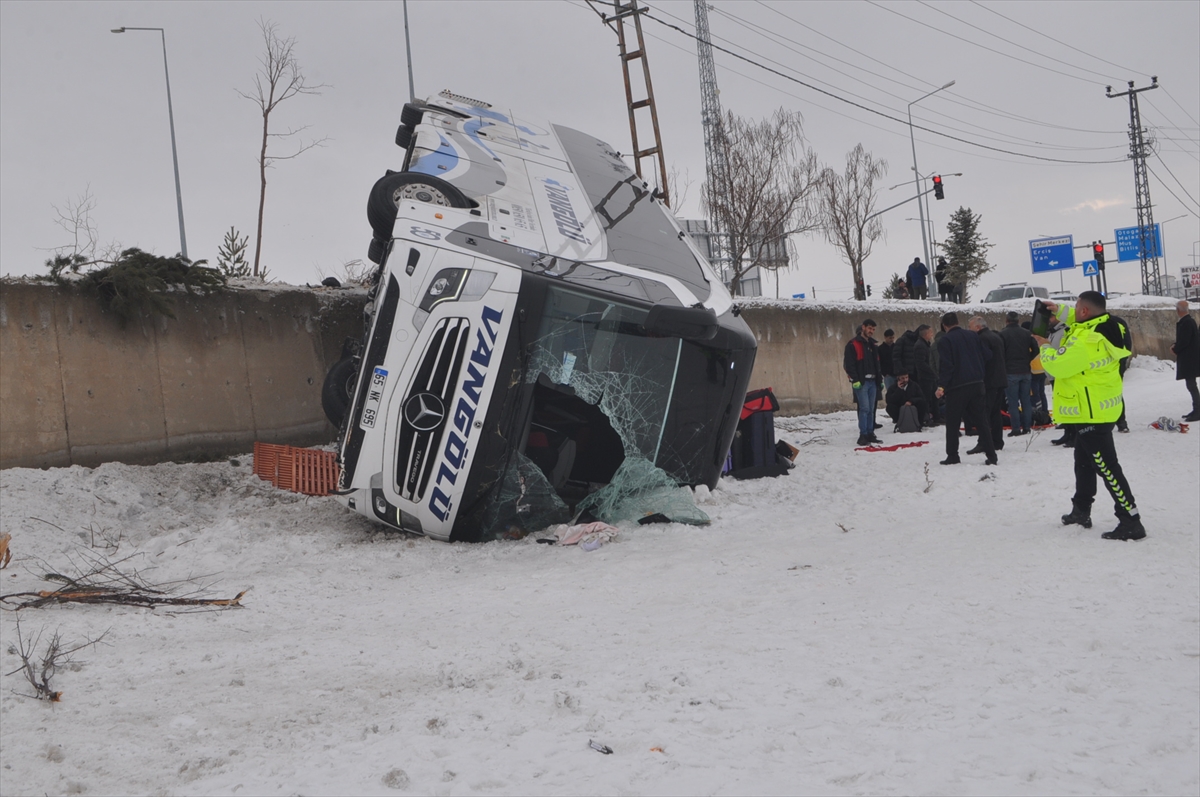 A A 20260207 40483020 40483014 A G R I D A Y O L C U O T O B U S U N U N D E V R I L M E S I S O N U C U 16 K I S I Y A R A L A N D I