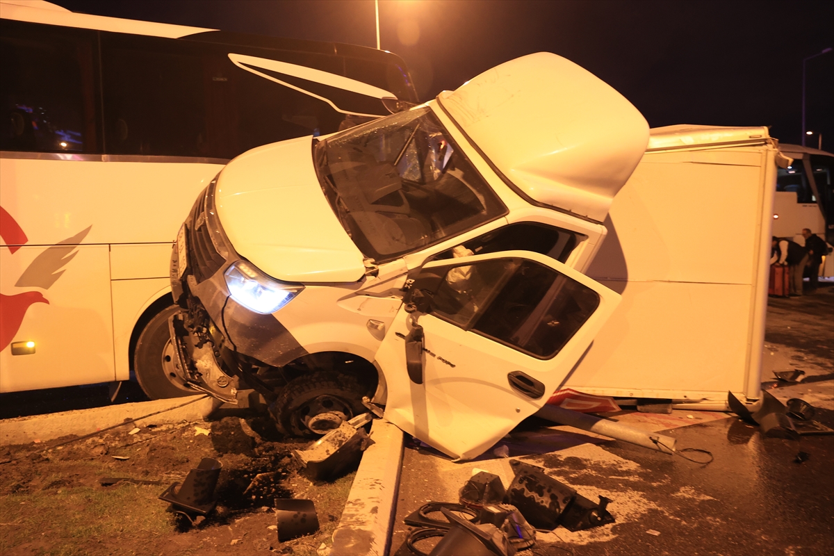 A A 20260214 40556791 40556787 K A Y S E R I D E Y O L C U O T O B U S U I L E K A M Y O N E T I N C A R P I S T I G I K A Z A D A 5 K I S I Y A R A L A N D I