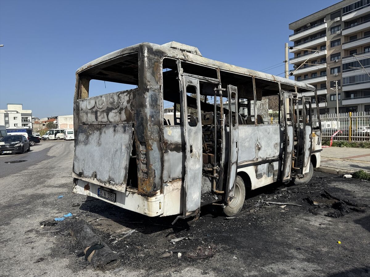 A A 20260216 40569362 40569361 I Z M I R D E Y A N A N M I D I B U S T E K I 16 Y A S I N D A K I C O C U K O L D U