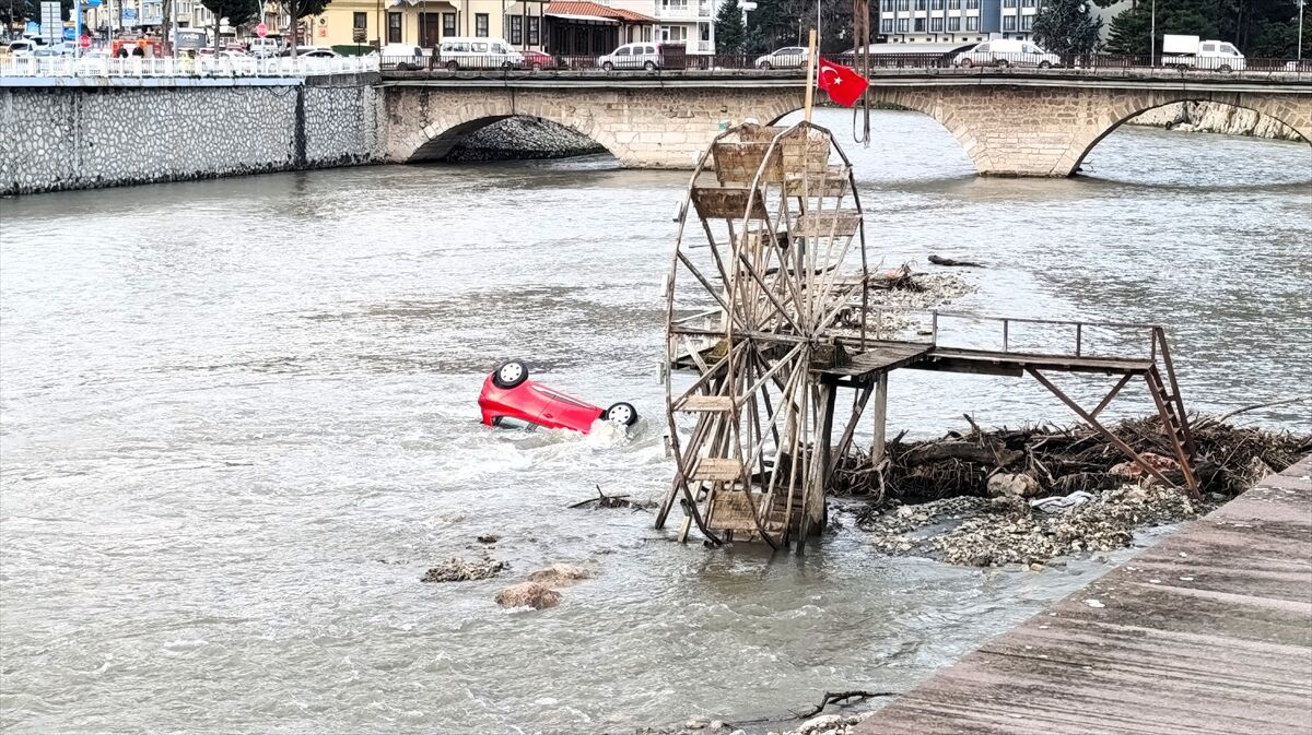 A A 20260226 40670046 40670041 A M A S Y A D A N E H R E D U S E N O T O M O B I L D E K I 2 K I S I Y A R A L A N D I