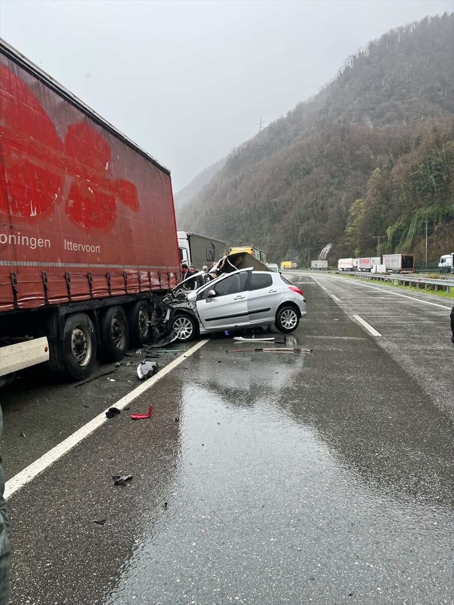 A A 20260227 40680903 40680899 A R T V I N D E P A R K H A L I N D E K I T I R A C A R P A N O T O M O B I L D E K I 2 K I S I O L D U