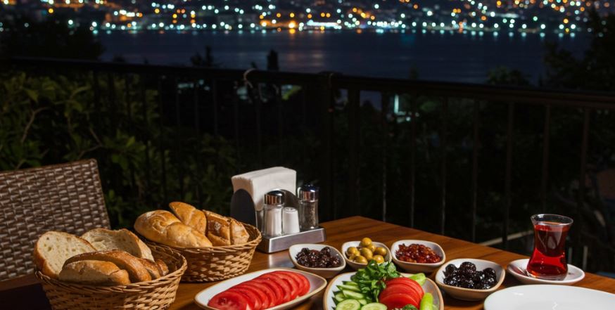 Aksam Ezani Okunur Okunmaz Iftar Acilir Mi Once Namaz Mi Yemek Mi (6)