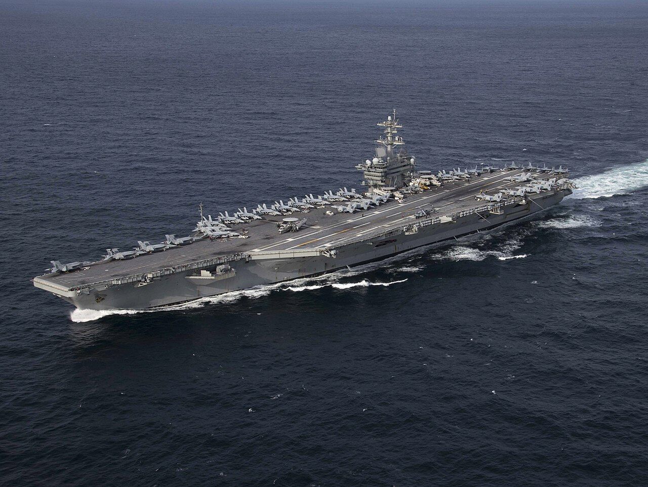İran USS Abraham Lincoln'ü vurdu
