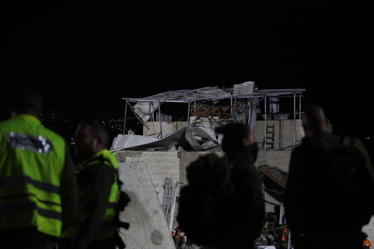 A A 20260301 40704626 40704609 I R A N I N I S R A I L E D U Z E N L E D I G I F U Z E S A L D I R I S I N D A 9 K I S I O L D U