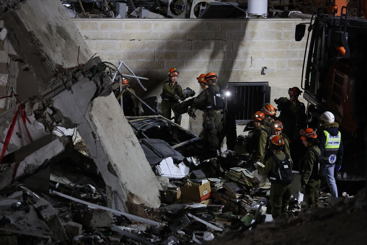 A A 20260301 40704626 40704611 I R A N I N I S R A I L E D U Z E N L E D I G I F U Z E S A L D I R I S I N D A 9 K I S I O L D U