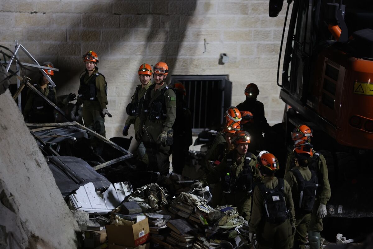 A A 20260301 40704626 40704614 I R A N I N I S R A I L E D U Z E N L E D I G I F U Z E S A L D I R I S I N D A 9 K I S I O L D U