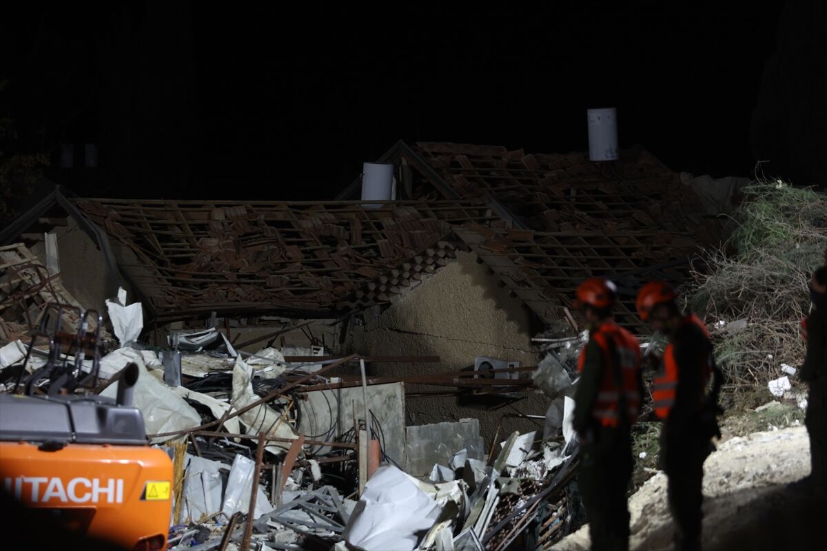 A A 20260301 40704626 40704621 I R A N I N I S R A I L E D U Z E N L E D I G I F U Z E S A L D I R I S I N D A 9 K I S I O L D U